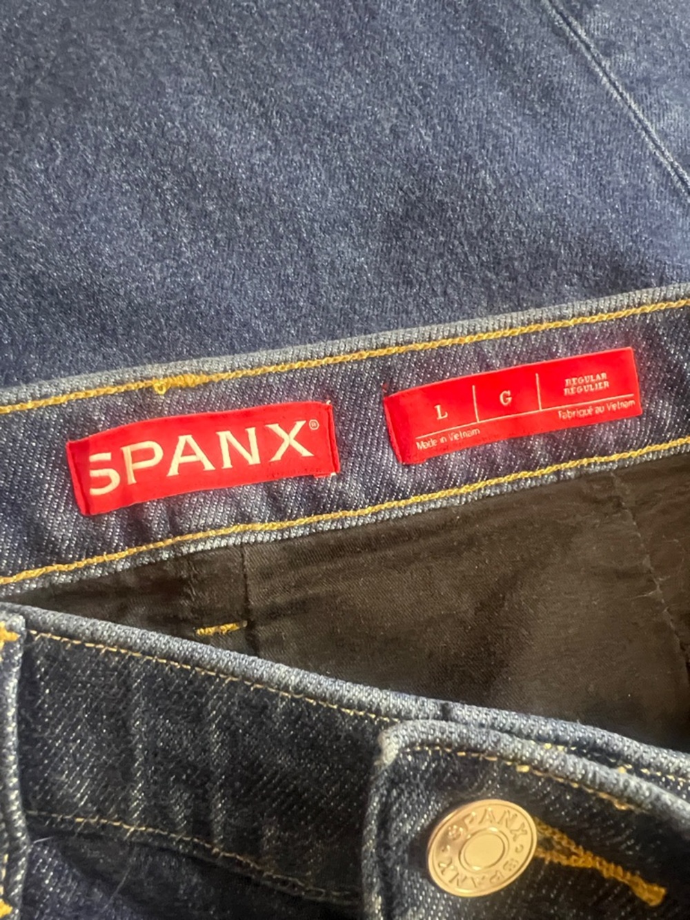 SPANX Barrel Leg Jeans in Medium Wash Size L - Picture 9 of 10